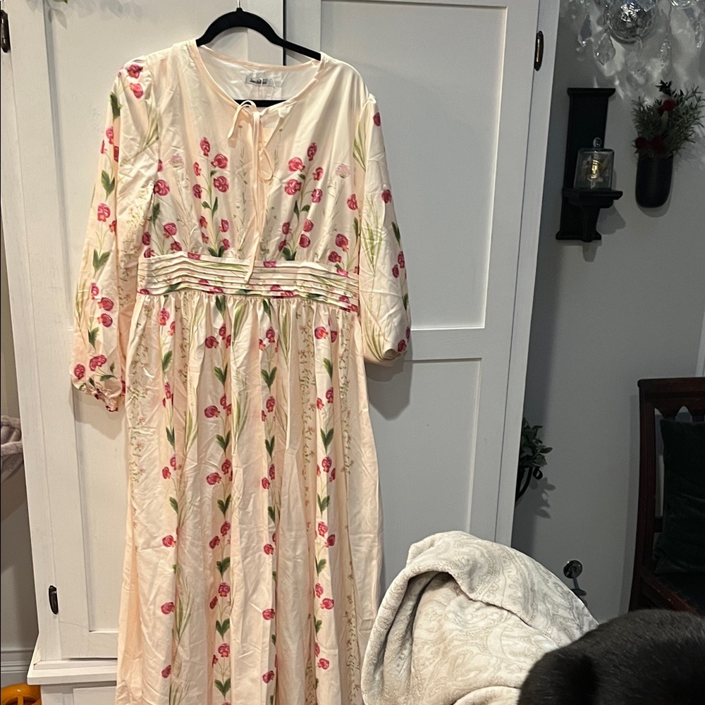 Floral Cream Maxi Dress
